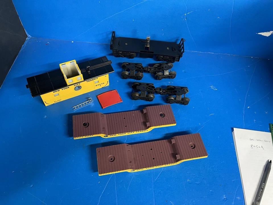 New York City NYC Transit 2 Center-depressed Flat Cars & Caboose - O Ga. project - Image 2 of 4