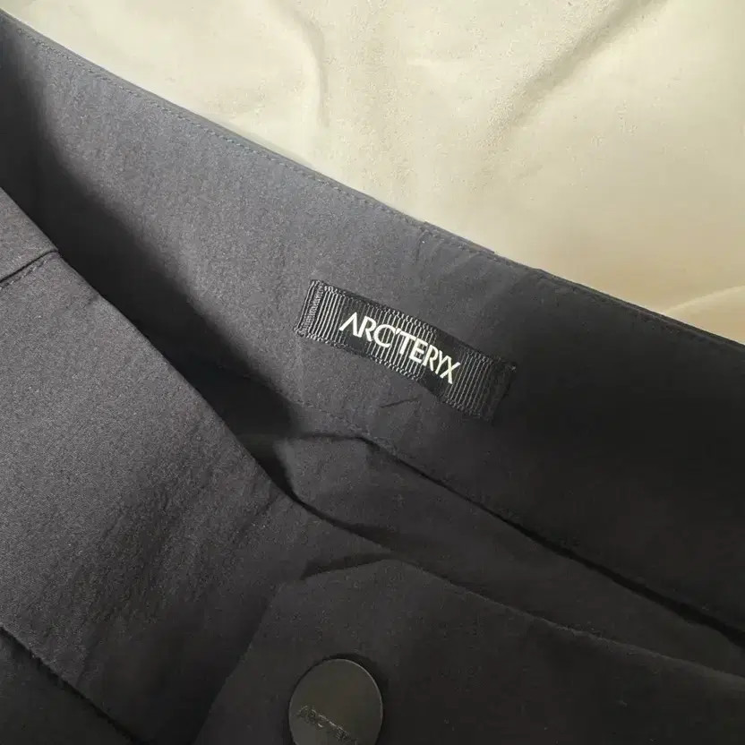 Arc'teryx Krönin Pants Black Size 28 Excellent Condition thumbnail 2