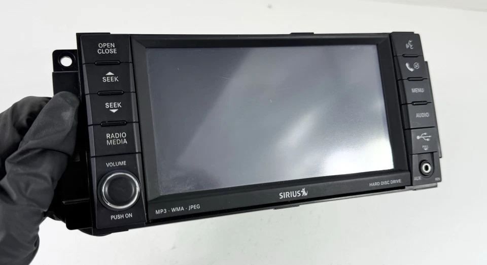 2009-2011 Volkswagen Routan Radio Player Display Screen OEM REN P05091026AD - Image 4 of 4