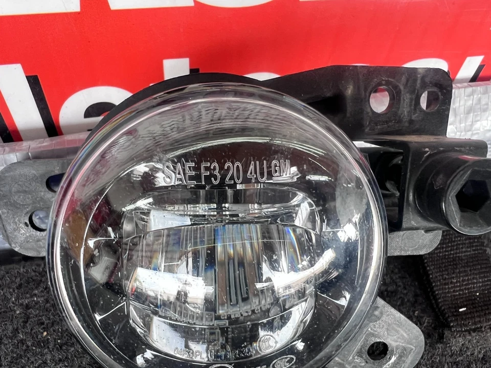 2024 GMC CANYON OEM LED FOG LIGHT LAMP RH SIDE - Изображение 3 из 4