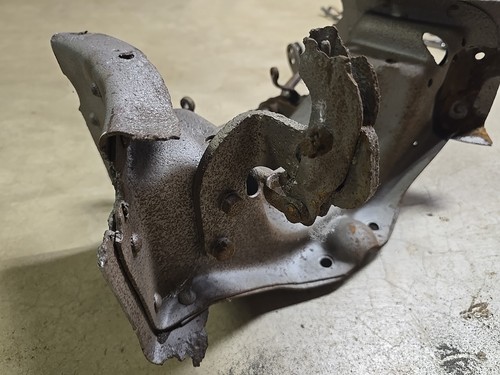Original 1933 1934 Ford Center crossmember Transmission Mount #2 - Picture 3 of 14