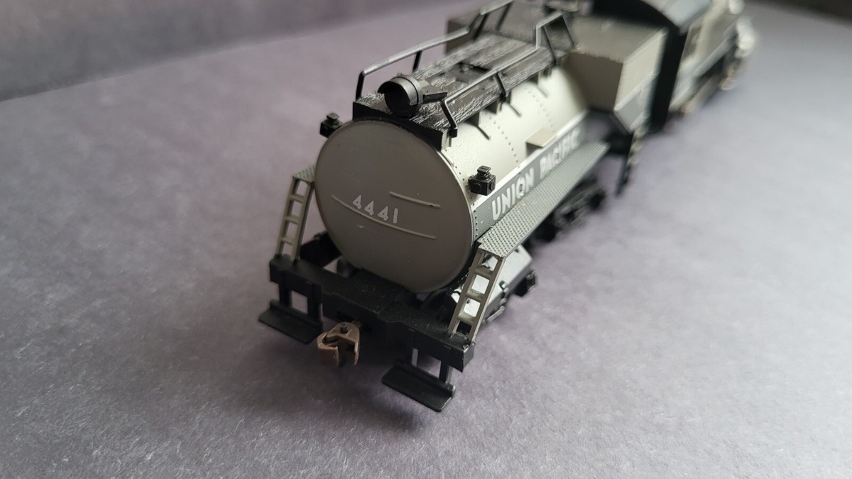 Bachmann HO USRA 0-6-0 with Vanderbilt Tender Union Pacific UP