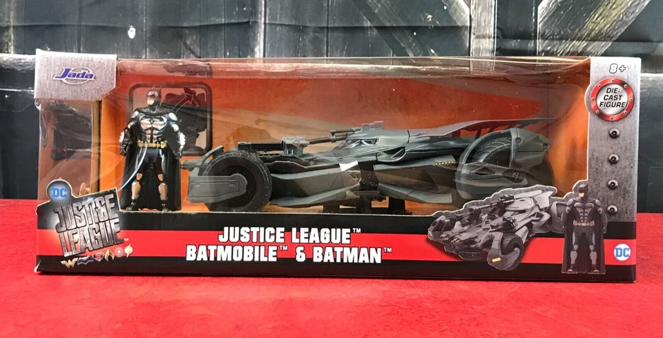 NEW IN BOX SEALED Diecast Jada DC Justice League BATMOBILE & BATMAN 1:24 #99232 - Image 4 of 4