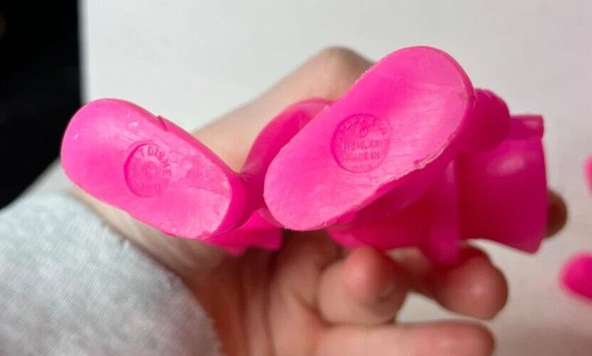 Vintage Walt Disney Louis Marx Pinocchio Jiminy Cricket Pink Plastic Figures 71 - Image 2 of 2