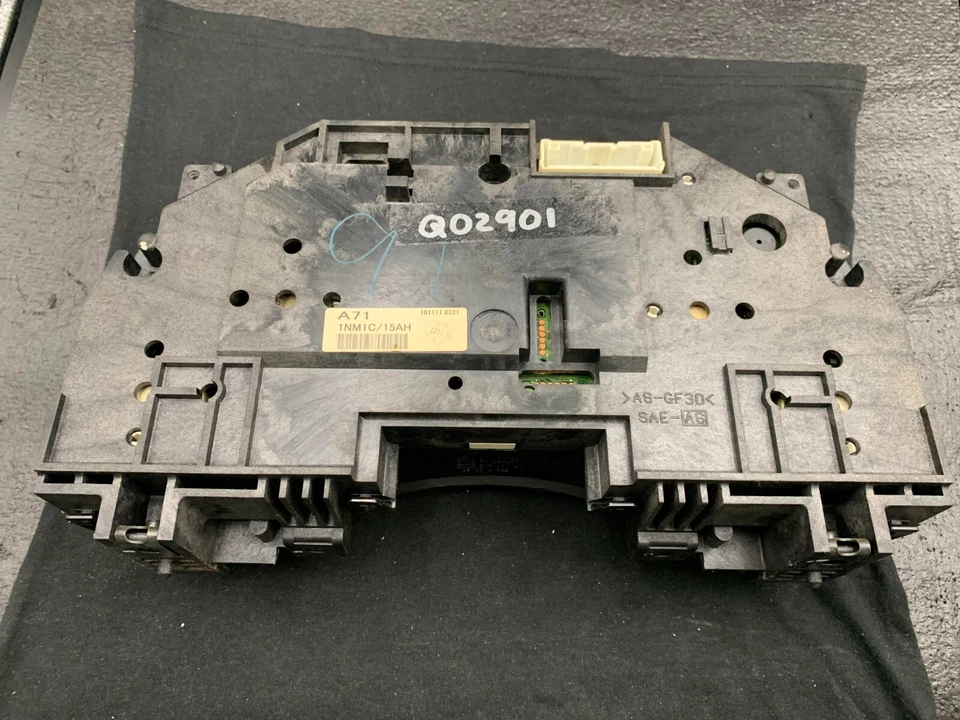 *Tablero de instrumentos velocímetro 2011 2012 2013 Infiniti G37 191.361 millas Foto 2 de 3