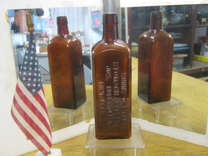*MUSEUM QUALITY* 1880'S RED/AMBER~SUNNY CASTLE STOMACH BITTERS~MILWAUKEE