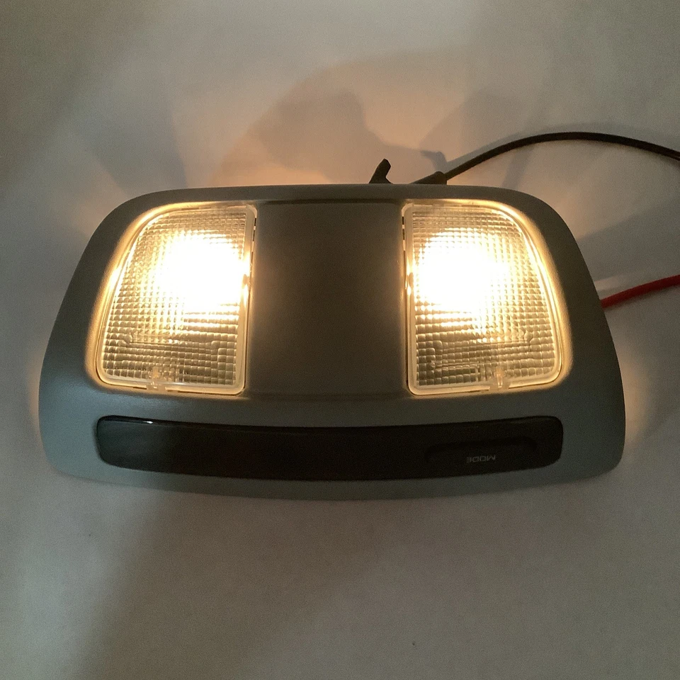 2002-2004 Nissan Xterra OEM fábrica cúpula aérea console leve tela cinza - Imagem 4 de 4