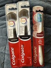 THREE 2x Colgate Toothbrush Soft Black Whitening 1x 360 Whitening White