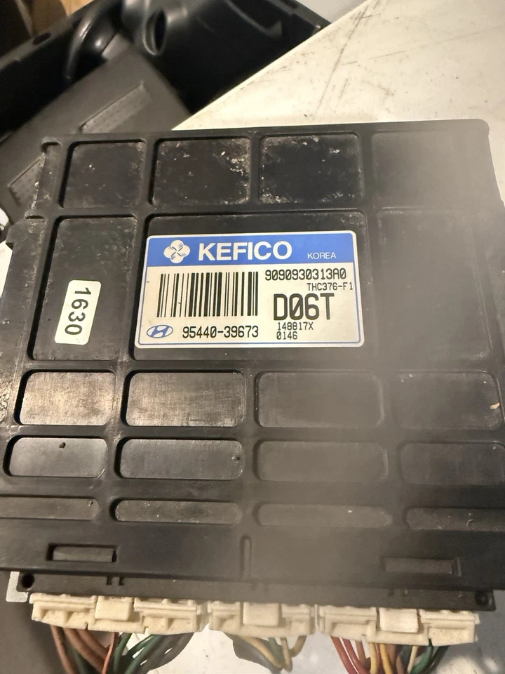Módulo de control de transmisión usado se adapta a: transmisión Hyundai Santa Fe 2005 Foto 2 de 4