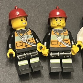 LEGO CITY  60004  FIRE TRUCKS  AND MINIFIGURES ONLY