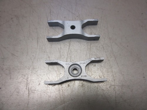 2 x Halter Einspritzdüse Spannpratze SKODA KAROQ 2.0 TDI NU7 04L216A (334)