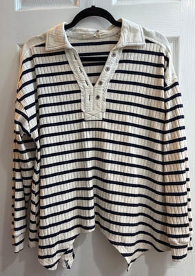 New Easel Clothing Knit Pullover Size Small Relaxed Fit Stripes U Hem Cozy Top