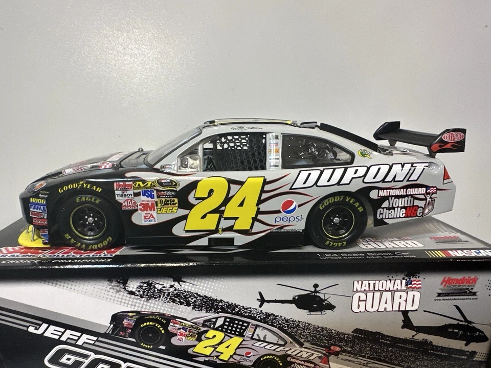 2009 Jeff Gordon #24 National Guard Youth Challenge 1/24 Impala SS Signed - Plus - Image 2 of 4