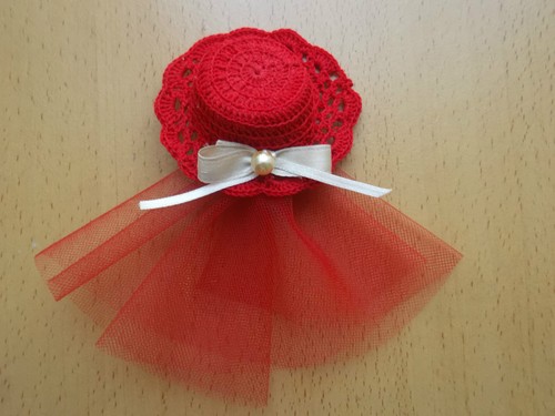 CONFEZIONI BOMBONIERA LAUREA CAPPELLINO UNCINETTO | eBay