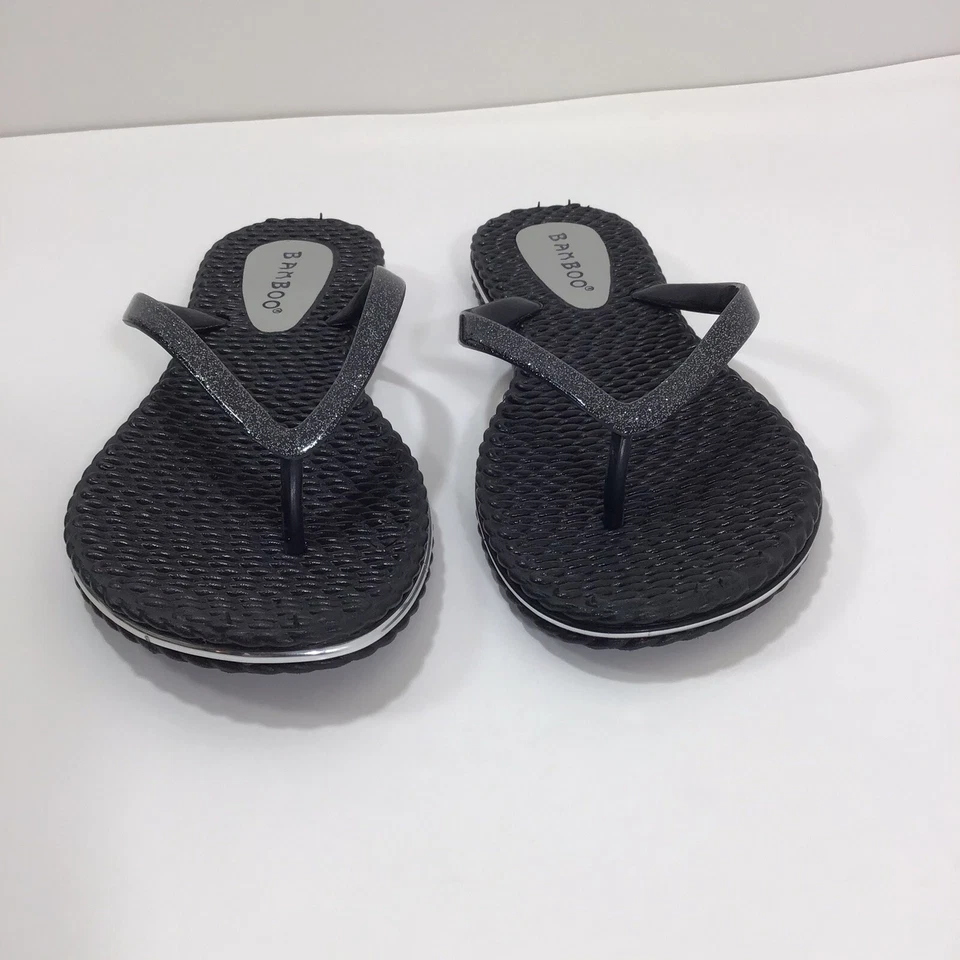 Sandalias chanclas negras para mujer marca Bamboo talla 7 no excelentes Foto 2 de 4