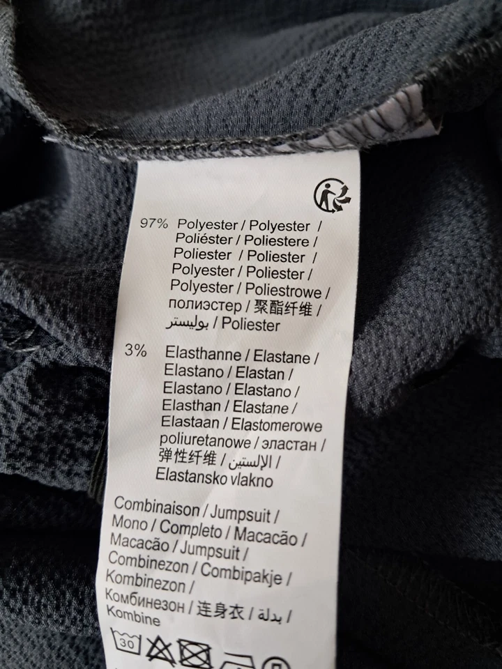 Combinaison neuve taille 44 - Photo 2/3