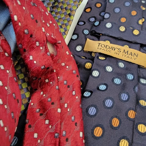 Lot of 6 Multi Brands Men's Ties 100% Silk Express,Axcess,Pierre Cardin and More - Picture 12 of 12