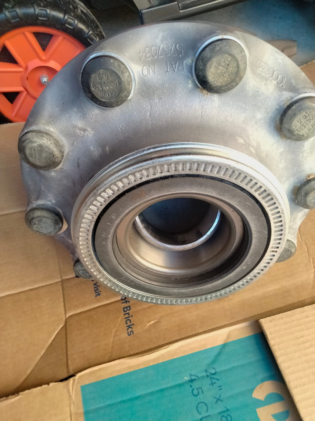 FREIGHTLINER CASCADIA REAR HUB ASSEMBLY W/BEARINGS , W/ABS 10001280 eBay