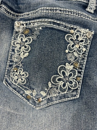 Mudd Womens Jean Shorts Size 16 Embellished Back Pockets Cuffed Hem Denim - Picture 3 of 7