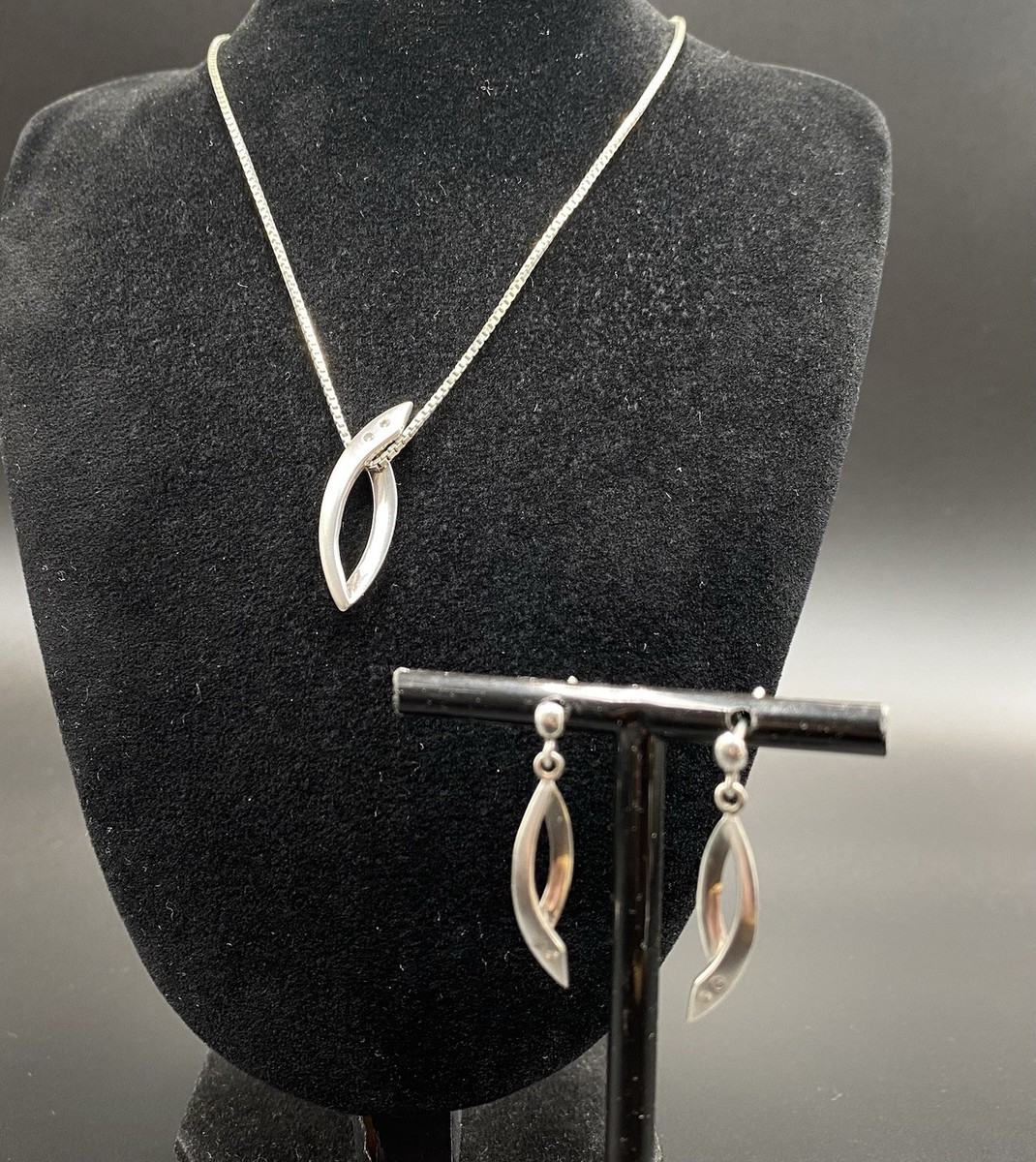 Beaverbrooks Sterling Silver Pendant Necklace And Matching