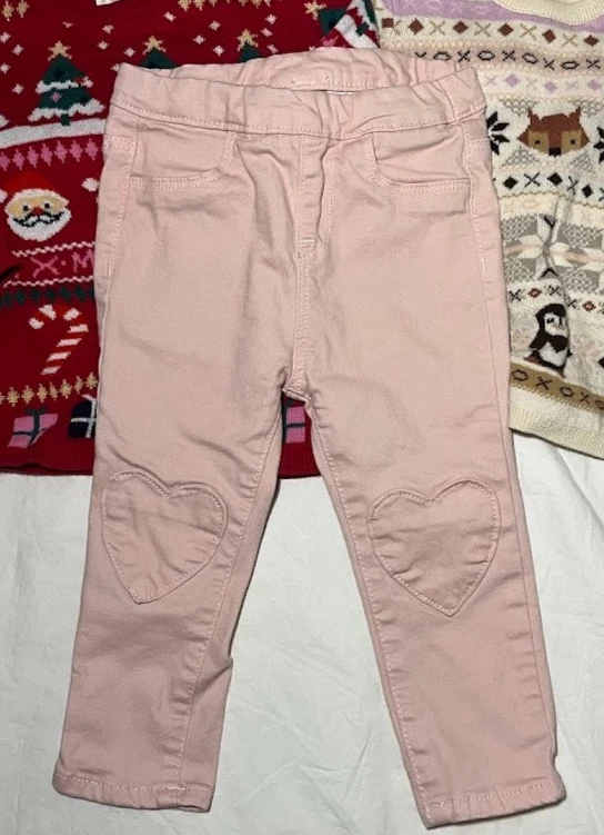 Conjunto de 3 piezas de traje de vacaciones H&M niña 12 Mos suéter rosa jean pantalones Santa nieve lote Foto 4 de 4