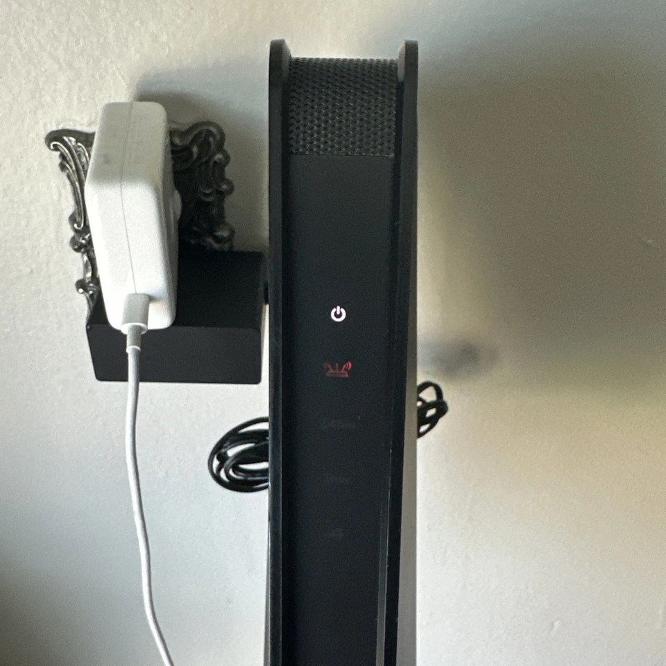 Netgear Nighthawk AX8 - AX6000 cax80 Cable Modem, Built-in WiFi 6 Router - Black - Image 2 of 4