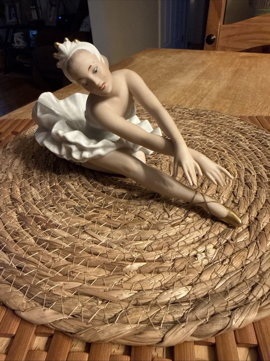 Wallendorf Ballerina In Antique Ceramic & Porcelain Figurines for