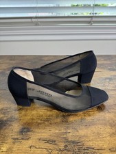 St. John Vintage Black Closed Toe Heel Mesh Detail 7.5 With Box
