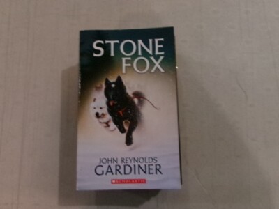 Stone Fox by John Reynolds Gardiner (2013 Scholastic Mass Market PB) DD 8952