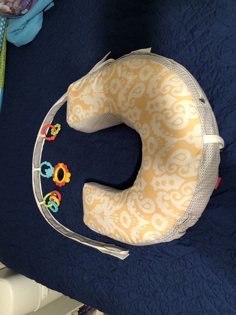 fisher price nursing pillow