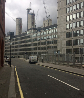 FOTO LONDON ABBEY ORCHARD STREET NIMMT FAST DIE GESAMTE NORDSEITE EIN
