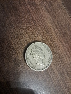 1993 Queen Elizabeth II One Pound coin upside-down rim error