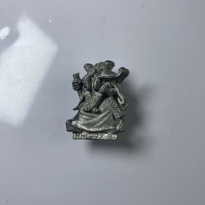 Target Games Warzone Mutant Chronicles Metall Figur Power Sword Mask 1997 OOP