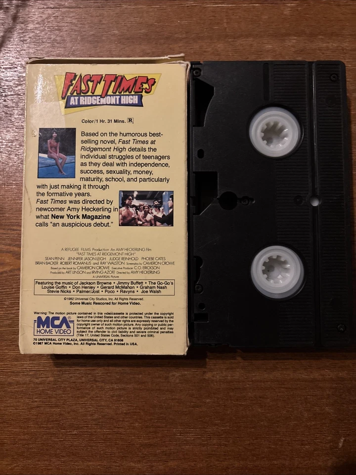 Fast Times at Ridgemont High (VHS, 1996)  SEAN PENN, JENNIFER LEIGH MCA Rare - Image 2 of 2