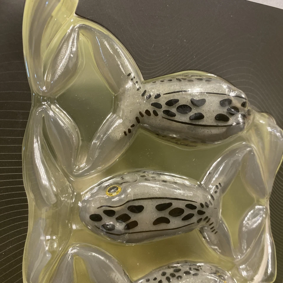 LIVETARGET Freestyle Frog 2.5” Green White 3 Count Pack - Image 3 of 4