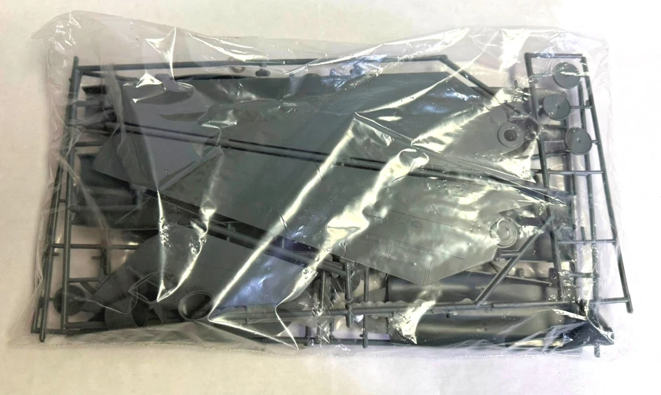 REVELL-MONOGRAMA. 4900. BOMBARDERO ROCKWELL B-1B. ESCALA 1/48. VJ-SC Foto 4 de 4