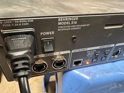 Behringer S16 Stage box