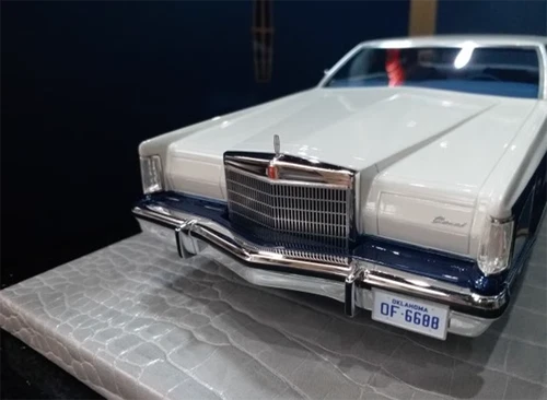 1/18 Resin car model Lincoln Continental Mark V Limited edition Blue/White - Picture 5 of 6