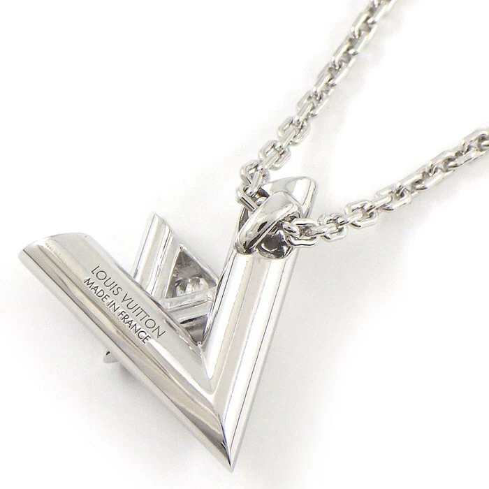 Louis vuitton store initial necklace