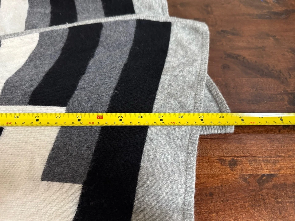 Suéter cárdigan grande Only Mine para mujer de cachemir y lana-negro, gris y negro P Foto 4 de 4