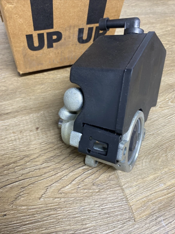 Bomba de dirección asistida GM de fabricante original nuevo con depósito para Chevrolet G10 G20 G30 GMC G1500 Foto 3 de 4