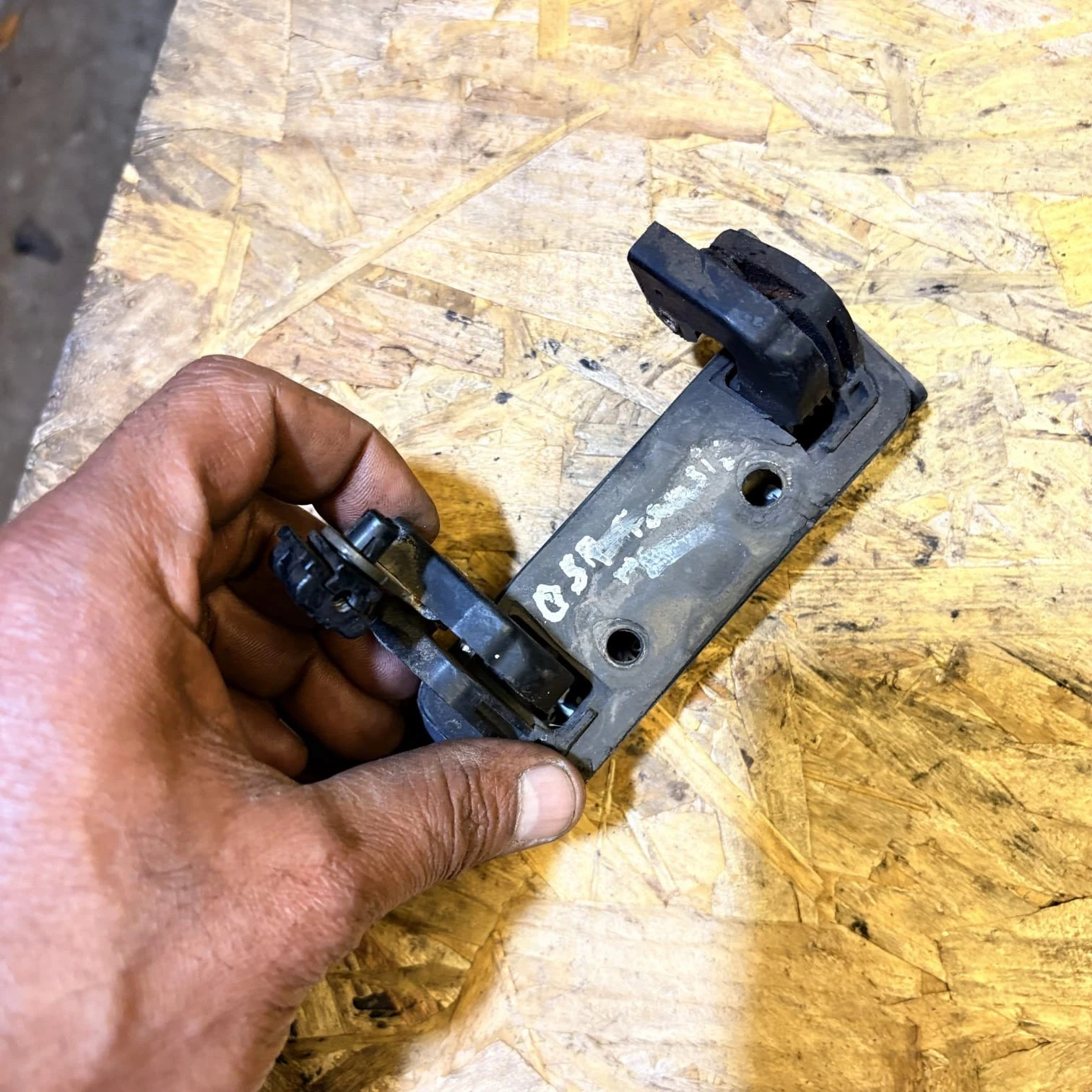 Ford Transit rear right exterior handle linkage close up