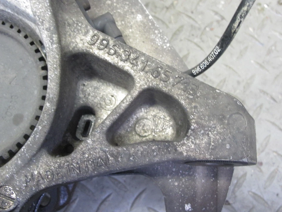 PORSCHE 911 996 1999-2005 TRACCIÓN TRASERA DELANTERO IZQUIERDO HUSILLO NUDILLO RUEDA COJINETE Foto 3 de 4