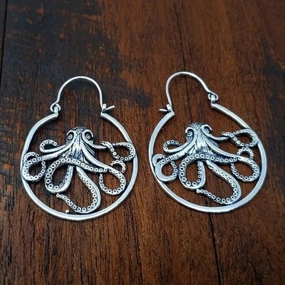 Creative Exaggerated Octopus Design Hoop Earrings for Women Silver Color Jewelry