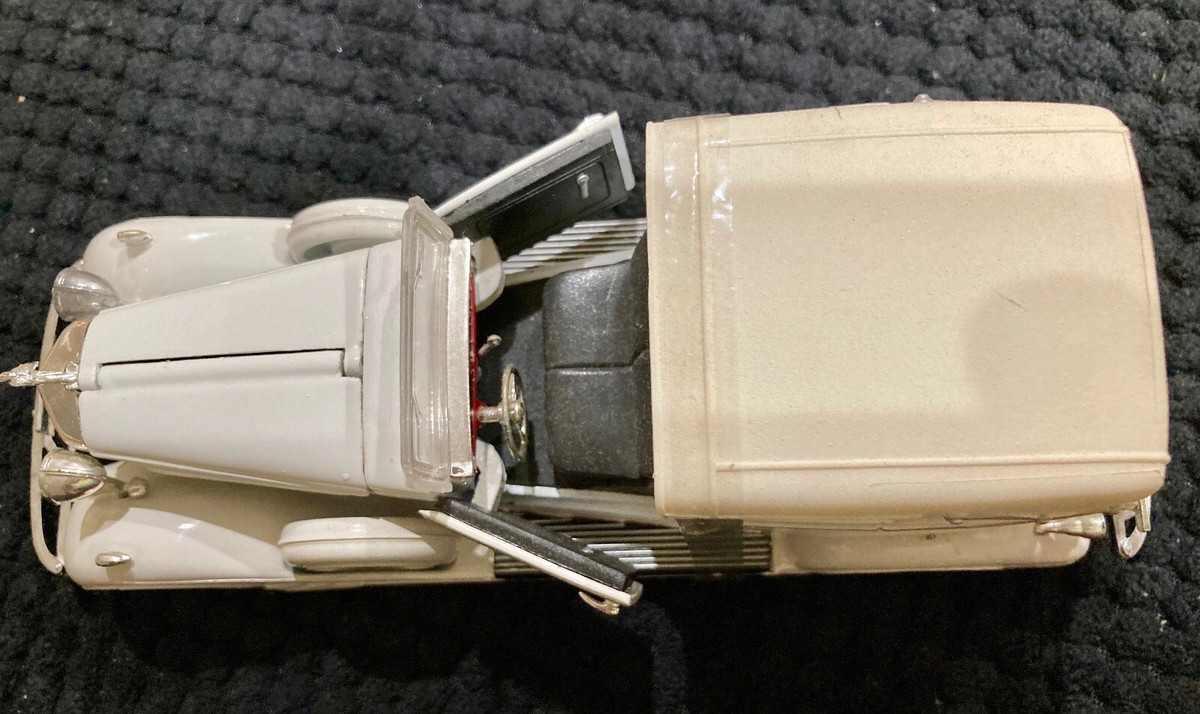 Cadillac Town Car 1933 ミニカー 未使用保管品 当時物 il_1080xN.6140829327_t2bo.jpg