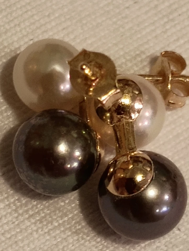 14K Gold Stack Double Cultured Pearl White & Dark Gray Stud Earrings! Beautiful! - Image 4 of 4