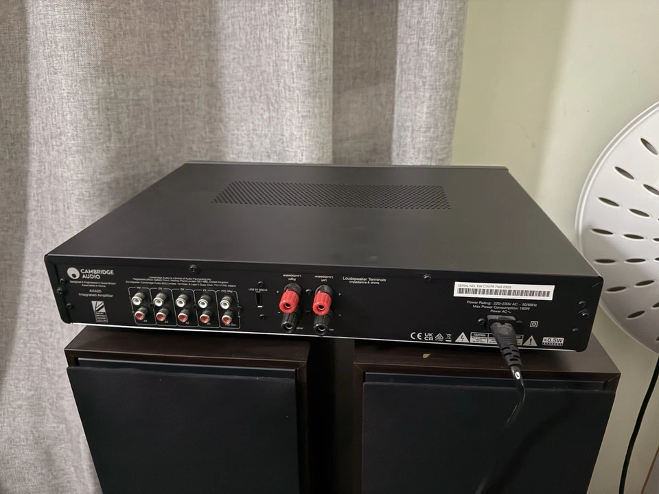 Cambridge Audio AXA25 25W Amplificatore Integrato - Nero - Immagine 2 di 2