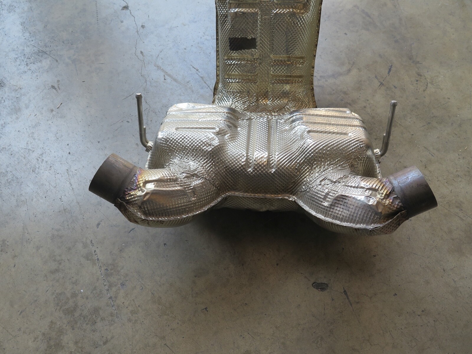 OEM  McLaren 570S Rear Exhaust Muffler 13HA004CP.  (11E1)