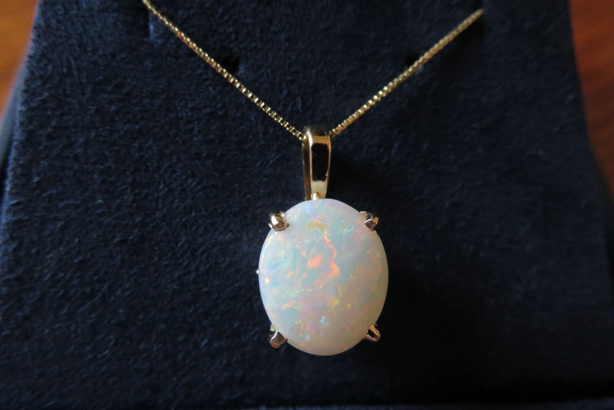 Vintage 14K Yellow Gold 12mm x 10mm Opal Pendant Necklace