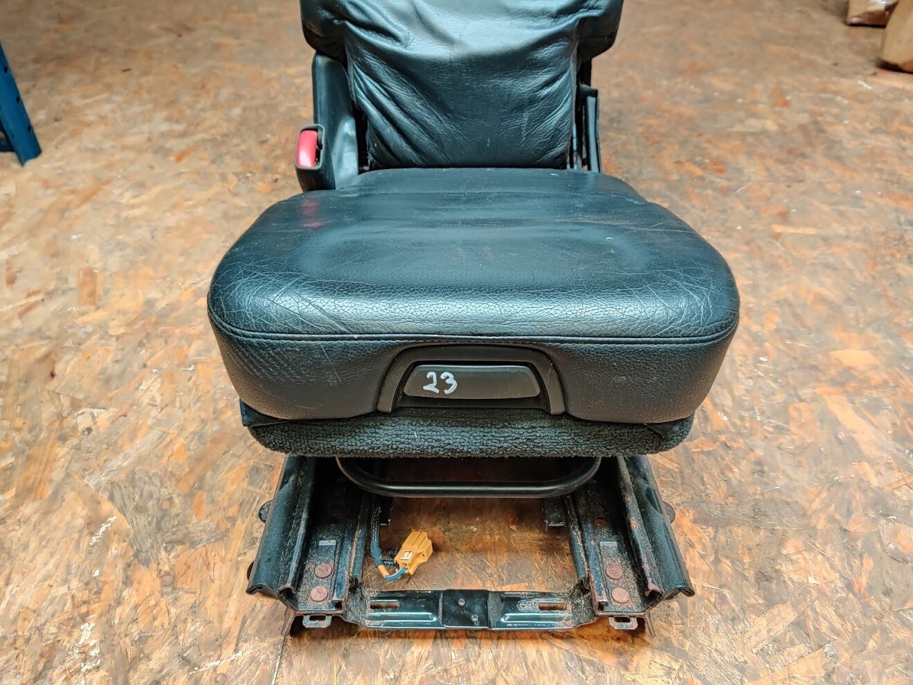 VOLVO XC90 REAR MIDDLE SEAT eBay